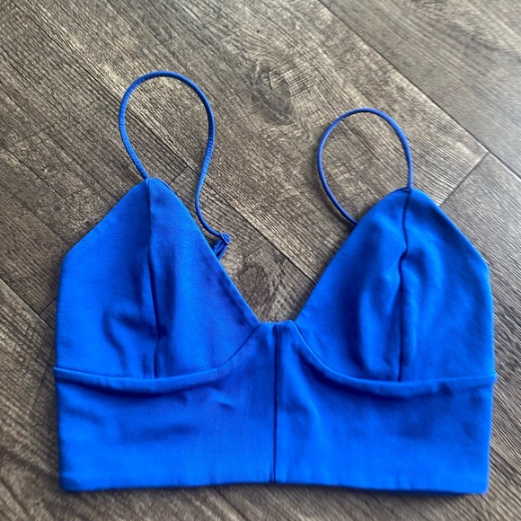 Aritzia Wilfred Free Bra Top Medium Cobalt Blue excellent condition crop top - Picture 2 of 5